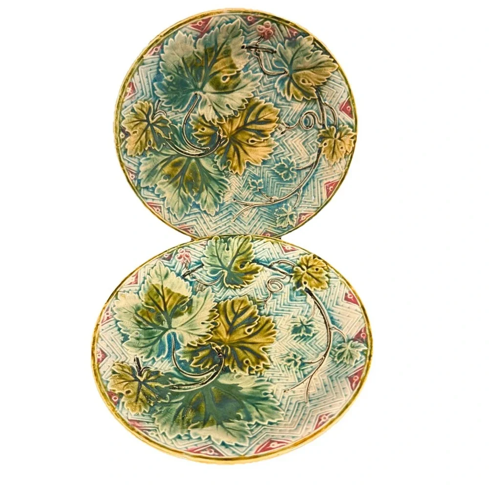 Vtg Set‎ Of 2 French Majolica 19th Century Plates Leaves Vines 8.25